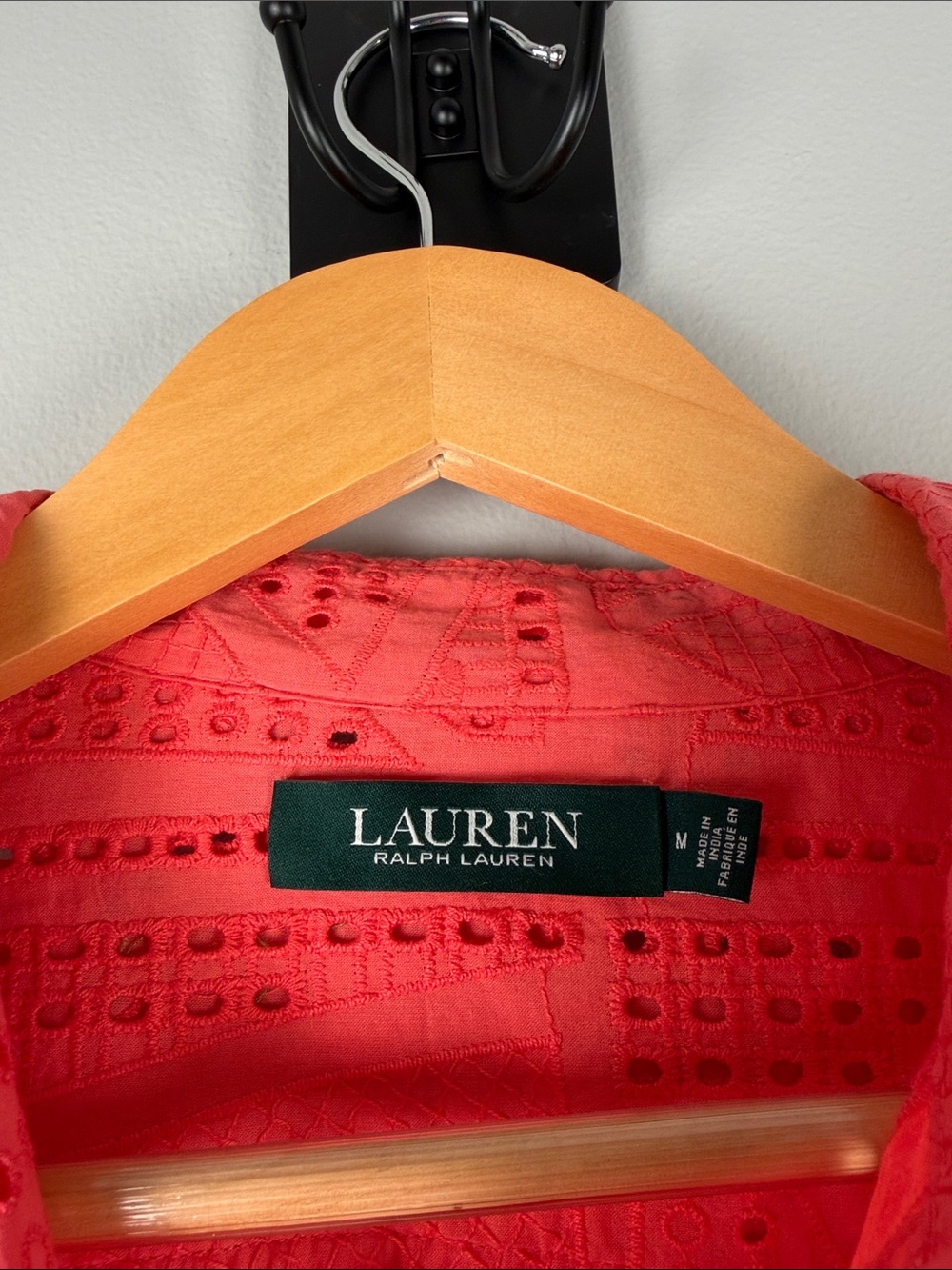 Lauren Ralph Lauren Coral Eyelet Design Button up Shirt Coastal Chic Size M - Picture 2 of 8